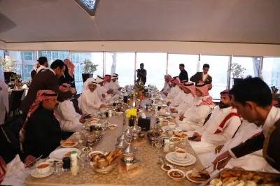 صحفيو مكة يحتتفون بالإفطار الرمضاني في أعلى إطلالة على الحرم المكي