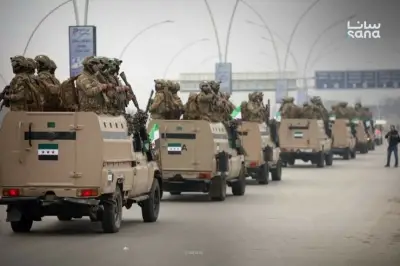 الجيش السوري يعزز انتشاره ويغلق معبراً حدودياً مع لبنان وسط نزوح الآلاف