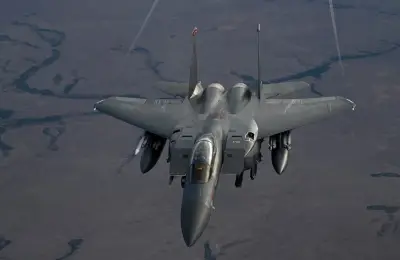 الحرس الثوري الإيراني يعلن إسقاط مقاتلة أمريكية وواشنطن تنفي التقارير