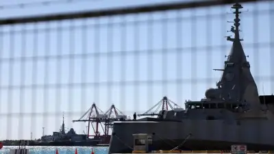 تسع دول غربية وإقليمية تحشد طائرات وفرقاطات حول قبرص مع تصاعد التوتر مع إيران