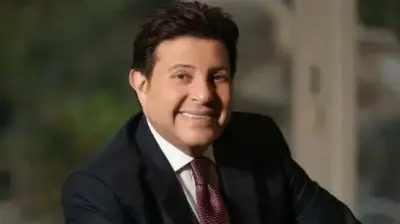 نقابة المهن الموسيقية تعلن سفر هاني شاكر إلى فرنسا لإجراء فحوصات طبية شاملة