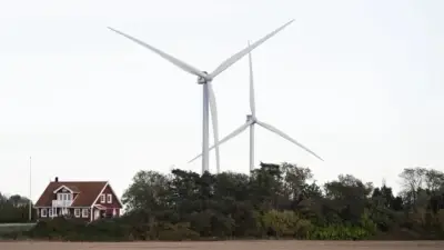 السويد تقدم تعويضات مالية للسكان القريبين من توربينات الرياح لتعزيز الطاقة المتجددة