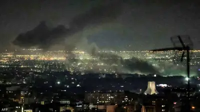 إسرائيل تشن موجة ضربات واسعة تستهدف البنية التحتية غرب إيران