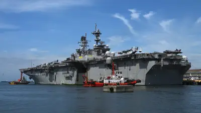 سفينة إنزال أمريكية تحمل آلاف المارينز تتجه نحو الشرق الأوسط