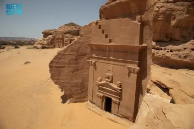 الحجر في العلا: وجوه صخرية تجسد إبداع الأنباط المعماري