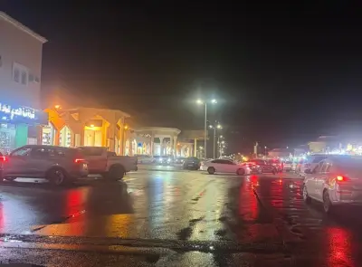 أمطار خفيفة وزحام المتسوقين ينعشان أسواق القويعة في ليلة العيد