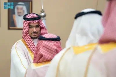 الأمير راكان بن سلمان يستقبل المهنيين بعيد الفطر في محافظة الدرعية