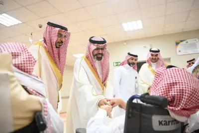 نائب أمير جازان يعايد نزلاء مركز التأهيل الشامل ويطلع على الخدمات الاجتماعية المقدمة لهم