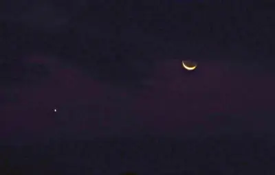 اقتران هلال العيد بكوكب الزهرة يزيّن سماء الحدود الشمالية في مشهد فلكي نادر