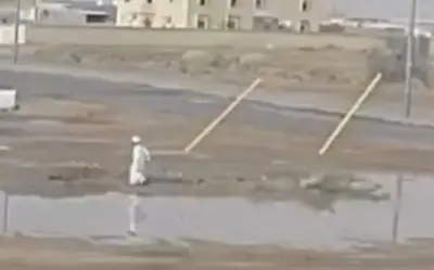 مواطن بطولي ينقذ طفلاً من حفرة عميقة داخل مستنقع مائي في قرية الرفائع جنوب سميراء