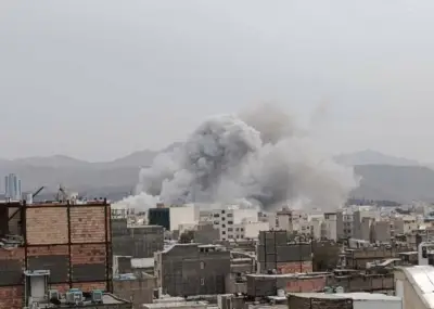 تحذيرات أمريكية للمواطنين في عُمان واستمرار الخطط العسكرية لواشنطن رغم المفاوضات