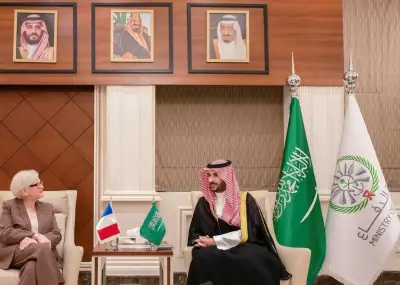 وزير الدفاع السعودي يلتقي نظيرته الفرنسية في الرياض لتعزيز التعاون العسكري واستعراض الأوضاع الإقليمية