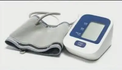 النمر يصحح مفهومًا طبيًا: قياس الضغط المنزلي أدق من قراءة العيادة