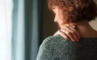 ألم الكتف البسيط قد يكون إنذاراً خفياً للإصابة بسرطان الكبد