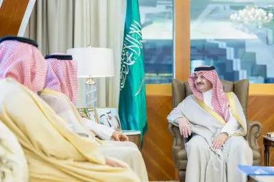 أمير الشرقية يطلع على منجزات تجمع حفر الباطن الصحي خلال عامين