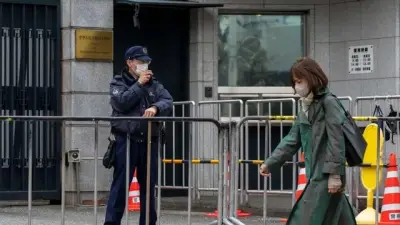 أزمة دبلوماسية خطيرة بين الصين واليابان بعد حادثة اقتحام السفارة بسكين في طوكيو