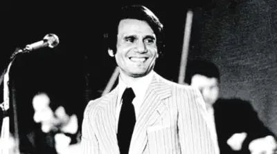 أسرة عبدالحليم حافظ ترفع دعوى قضائية ضد طبيب مصري بعد فيديو مسيء للعندليب الأسمر