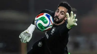 مدرب حراس صربيا يدافع عن نواف العقيدي: حارس متمكن ويتحدى الضغوط رغم الانتقادات