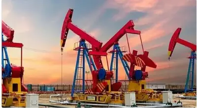 انخفاض أسعار النفط في آسيا بعد تقارير عن استعداد ترامب لإنهاء الحرب مع إيران