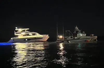 حرس الحدود بتبوك ينقذ مواطناً تعطلت قاربه في عرض البحر بمحافظة الوجه