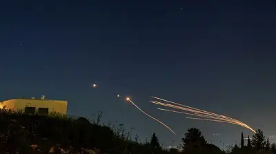 إسرائيل تعترض صواريخ إيرانية فوق دمشق في حادث متكرر يزيد التوتر الإقليمي