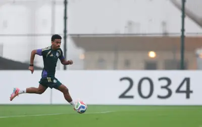 المنتخب السعودي B يواصل تدريباته في جدة ضمن برنامج الإعداد لمونديال 2026