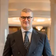 خبراء يوصون بتعليق السياحة مؤقتاً في بعض دول الخليج والمملكة ومصر.. والبديل فوري