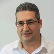 صفعتان قاسيتان تتلقاهما سلطنة عمان في خضم الحرب على إيران: فشل الوساطة وضربة أمنية