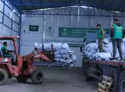 مركز الملك سلمان للإغاثة يرسل قافلة مساعدات جديدة إلى غزة تشمل خيام إيوائية للأسر المتضررة