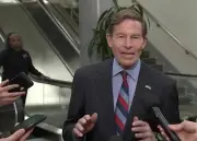 سيناتور أمريكي يحذر من تخطيط إدارة ترمب لنشر قوات برية داخل إيران وسط غضب الكونغرس