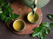 تحذير صحي: أطعمة ومكملات تتفاعل مع الشاي الأخضر وتضر بالصحة