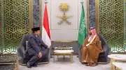 ولي العهد السعودي يتلقى اتصالاً هاتفياً من الرئيس الإندونيسي لمناقشة التصعيد العسكري في المنطقة