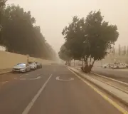 عاصفة غبار جدة تتفاجأ الأرصاد: ظهيرة رمادية تعصف بالعروس الساحلية
