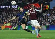 يوروبا ليغ: تأهل أستون فيلا وروما وليون إلى ربع النهائي في منافسات مثيرة