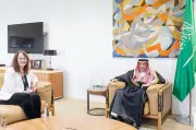 الخريجي يستقبل ديلورث في الرياض لبحث العلاقات الثنائية والتطورات الإقليمية