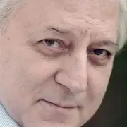 شاشة بلا نجوم: أزمة صناعة السينما العالمية في عصر الوجوه العابرة