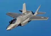 فيديو فارس يزعم استهداف مقاتلة F-35 الأمريكية في أجواء إيرانية.. والقيادة المركزية تنفي