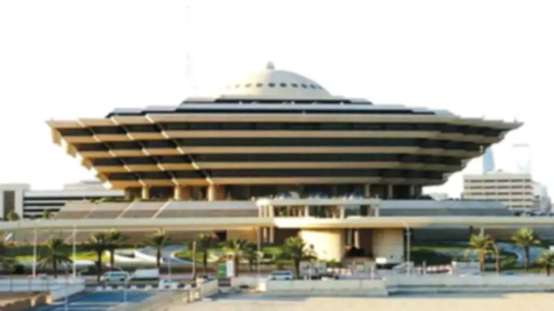 وزارة الداخلية تفرض غرامات تصل إلى 100 ألف ريال ومصادرة مركبات لنقل حاملي تأشيرات الزيارة خلال موسم الحج