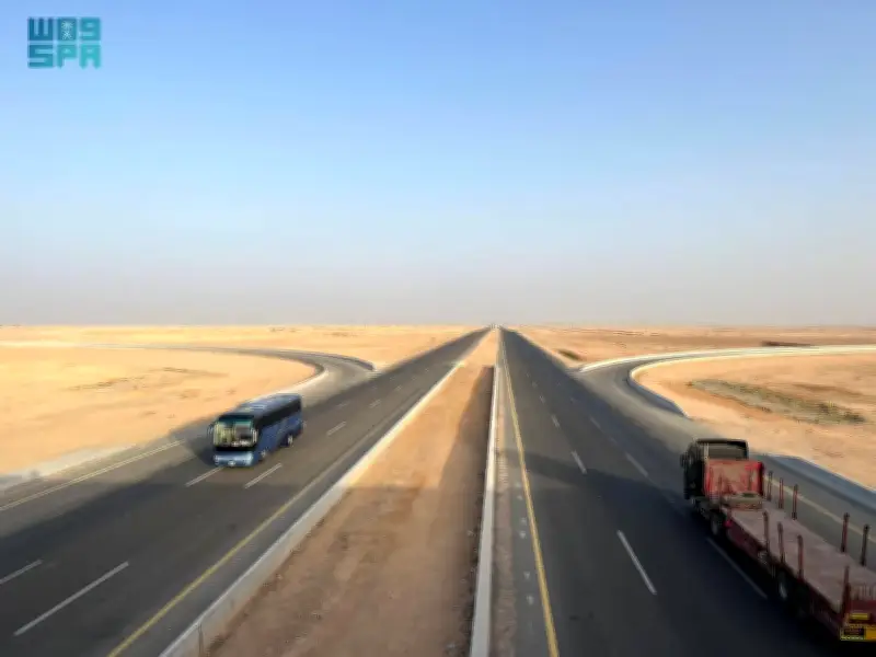 طريق الشمال الدولي في السعودية: شريان حيوي بطول 1700 كم يربط الخليج بأوروبا