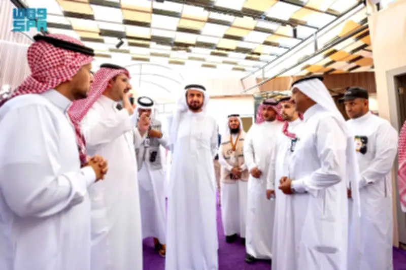 وزير الحج والعمرة يتفقد جاهزية مخيمات منى استعداداً لموسم الحج 2026