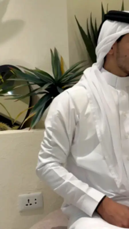 أبرز خامات الأزياء الرجالية لموسم الصيف 2026: التركيز على الراحة والتهوية