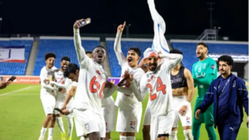 أبها يتوج بلقب دوري الدرجة الأولى بعد فوزه على الباطن 3-1