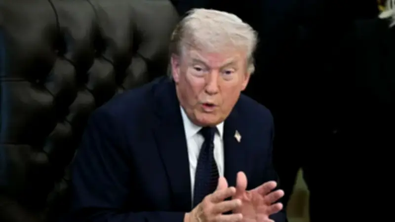 ترامب: أمام إيران 3 أيام قبل انفجار بنيتها النفطية ويدعو للحوار