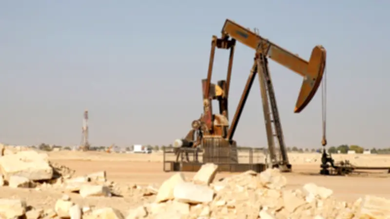 تراجع أسعار النفط العالمية 3% بعد تصريحات ترامب عن إنهاء الحرب وتلميحات إيرانية بفتح مضيق هرمز