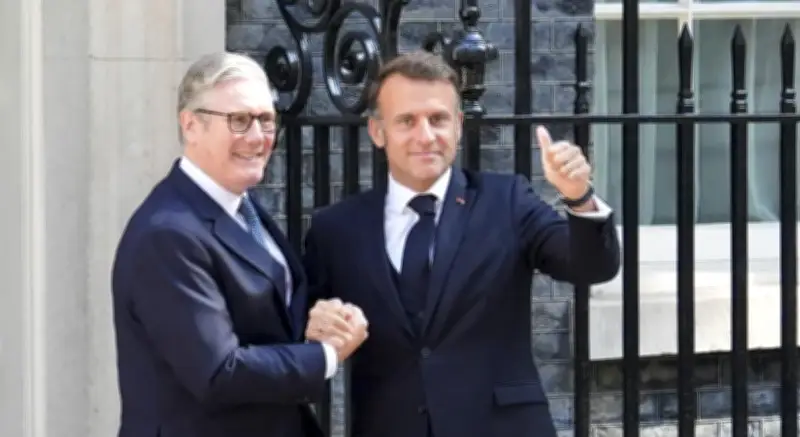 30 دولة تضع خريطة طريق عسكرية لفتح مضيق هرمز في لندن