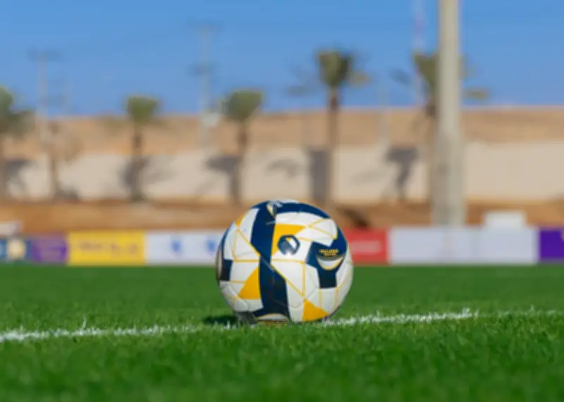 انطلاق الجولة 32 من دوري يلو: صراع الصعود والبقاء يشتد