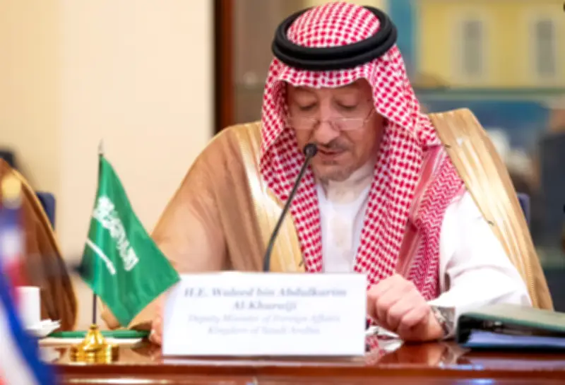 الخريجي يشارك في اجتماع دولي يضم 35 دولة لتنسيق إعادة فتح مضيق هرمز وحماية الملاحة