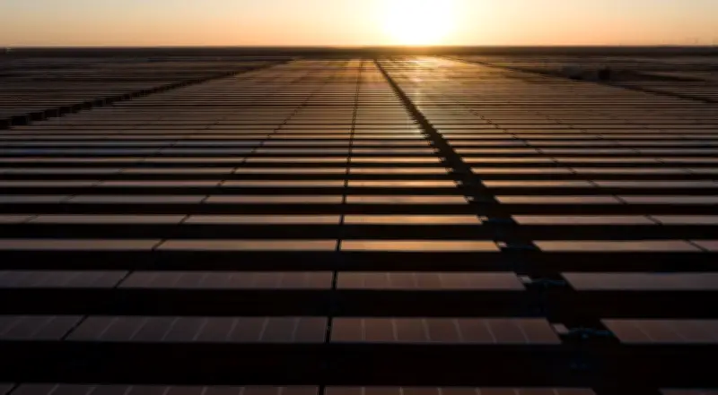 السعودية تصل إلى 64 جيجاواط من مشاريع الطاقة المتجددة