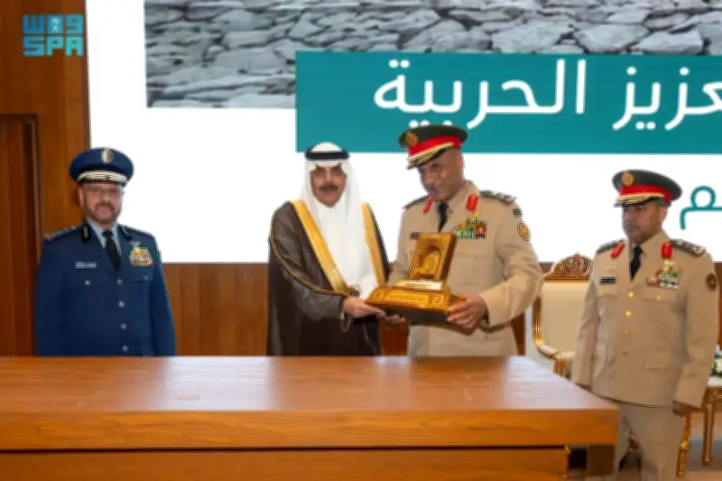 نيابة عن وزير الدفاع.. نائب الوزير يرعى تخريج الدفعة 84 من كلية الملك عبد العزيز الحربية