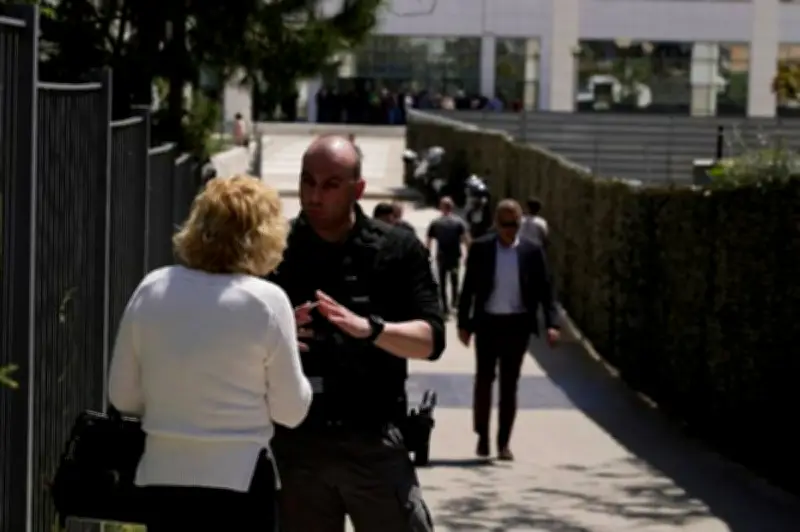 مطاردة في أثينا لمسن 89 عاماً أطلق النار وأصاب 5 أشخاص